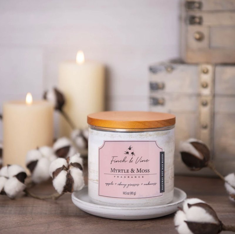 Colonial Candle Finch & Vine sojowa świeca zapachowa w szkle 3 knoty 14.5 oz 411 g - Myrtle & Moss