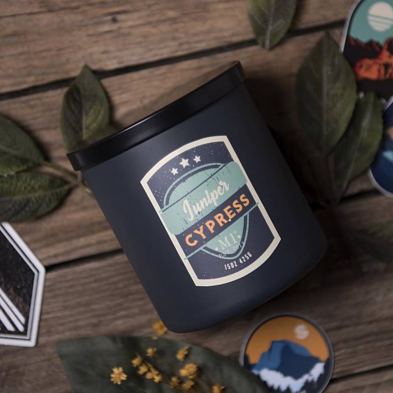 Colonial Candle All American męska sojowa świeca zapachowa w szkle 15 oz 425 g - Juniper Cypress