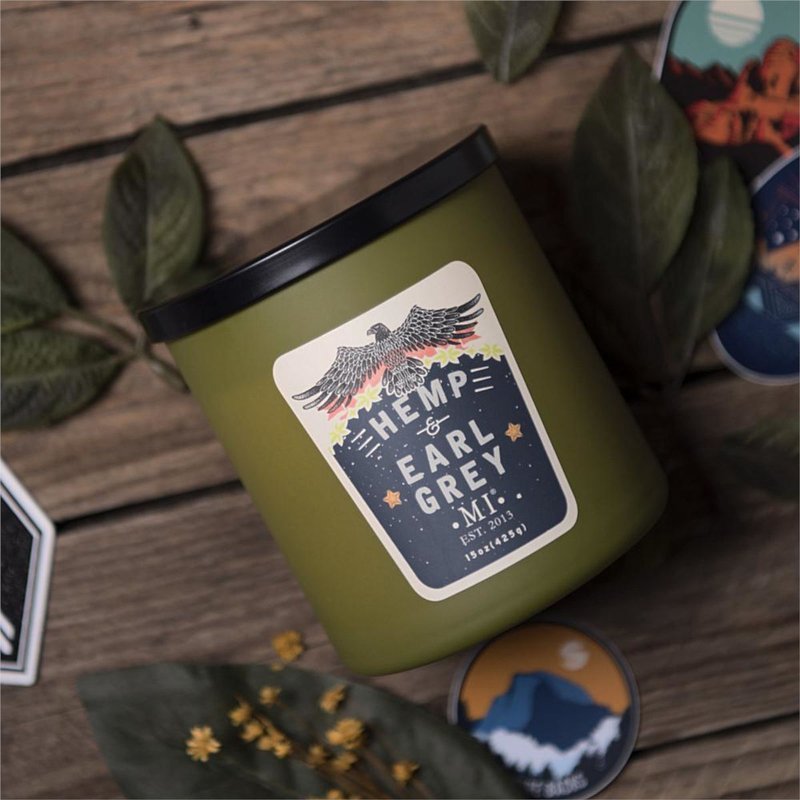 Colonial Candle All American męska sojowa świeca zapachowa w szkle 15 oz 425 g - Hemp & Earl Grey